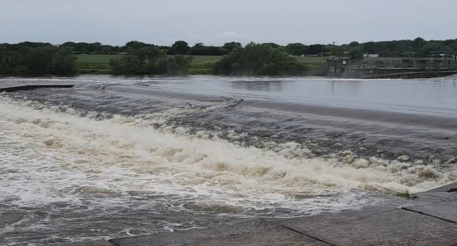 Avoid areas with drifting currents.
